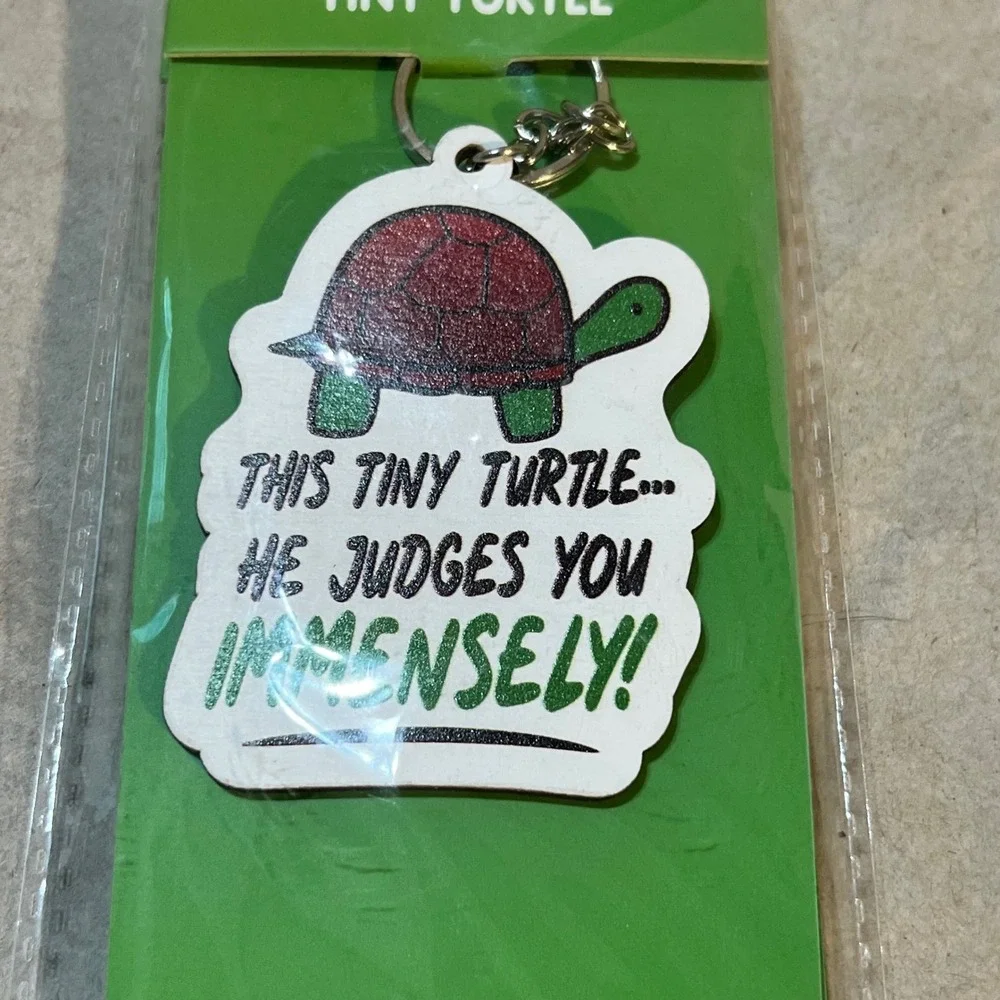 Lifestyle Keyrings Tiny Turtle Wooden Keychain Green Judges You Immensely New
